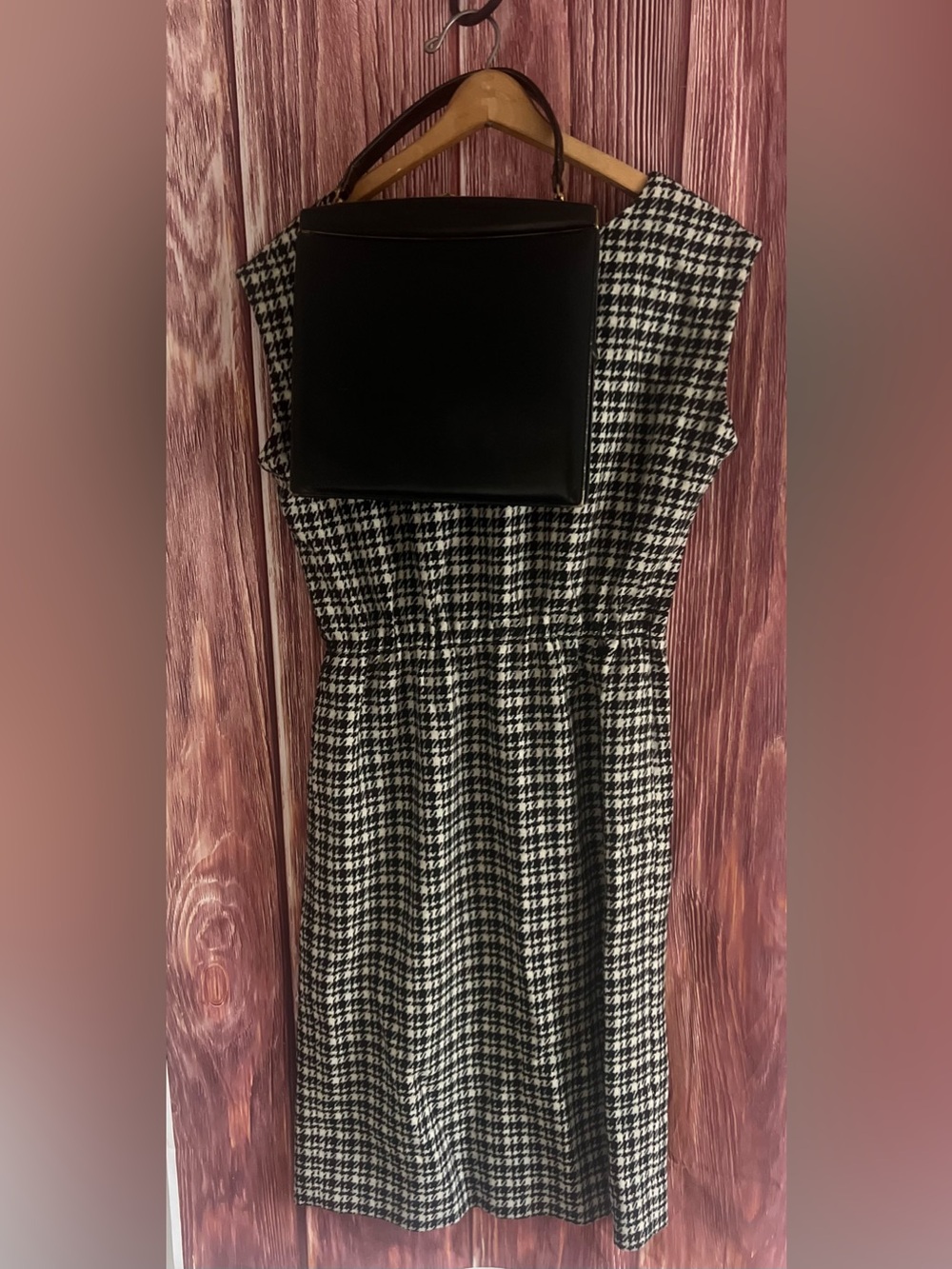 Women's Black & White Haymaker  Sleeveless wool Dress size 16 with leather bag